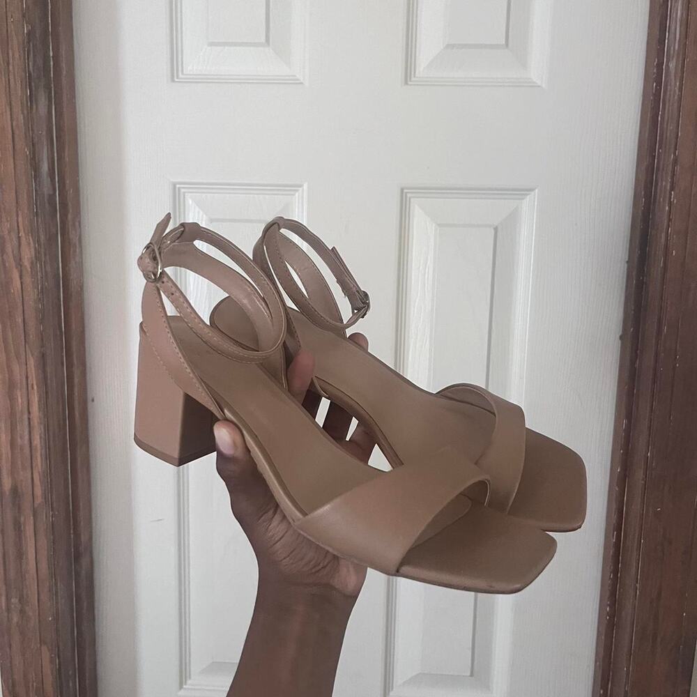 Pink nude open toed block heels